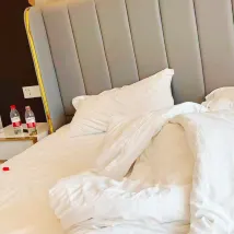 泳衣罩衫怎么搭配:岸边穿着与下水服装分开判断 泳衣罩衫怎么搭配:岸边穿着与下水服装分开判断